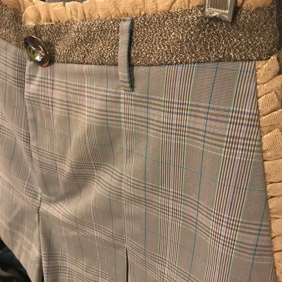 Shorts - Picture 4 of 5